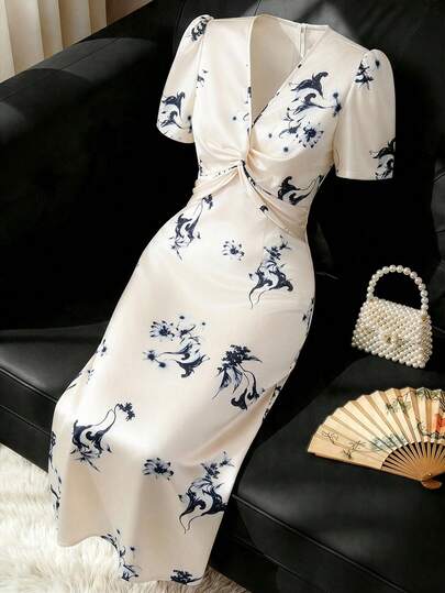 GlowEve CURVE Plus Size Women's Elegant V-Neck Ruched Waist Bodycon Mini Dress, Shiny Fabric With Printed Pattern Decor, Suitable For Dates And Outings, Minimalist Style Long Dress