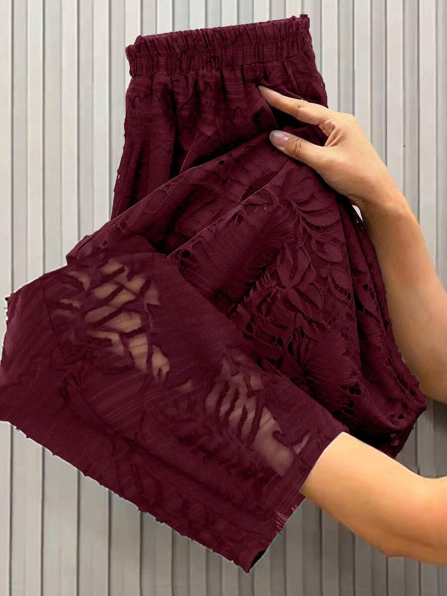 GlowEve CURVE Celana Panjang Wanita Ukuran Besar Musim Semi/Panas Motif Jacquard Transparan dengan Pinggang Elastis dan Potongan Lurus Longgar, Serbaguna untuk Bepergian, Bisnis, Belanja, dan Pakaian Sehari-hari - Burgundy - View 1