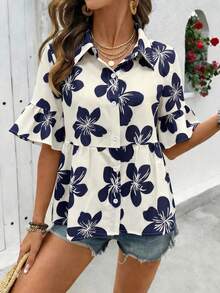 SHEIN Holidaya 女士新款夏季清新白领衬衫，樱花印花，褶裥喇叭袖，宽松版型，休闲百搭，适合通勤、度假和休闲穿着。 - 杏色 - 查看 3