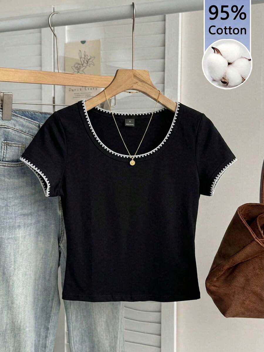 SHEIN EZwear 女款 95% 棉黑色休閒極簡貝殼刺繡圓領修身 T 恤,適合夏季,夏季上衣 - 黑色 - 查看 1