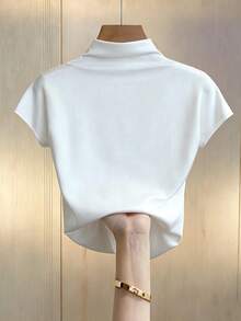 Franclia Casual And Versatile Solid Color Pleated Slim Fit Short-Sleeved White Women's Romper, Suitable For Everyday Commuting, Elegant Women's Wear, Summer Wear, Valentine's Day Wear, Party Top, Elegant Women's Top, Women's Casual Wear, White Top.Fashionable Casual Commuter Wear, Business Office Wear, Versatile And Stylish Everyday Casual Wear, Urban Teacher's Professional Attire - White - View 2