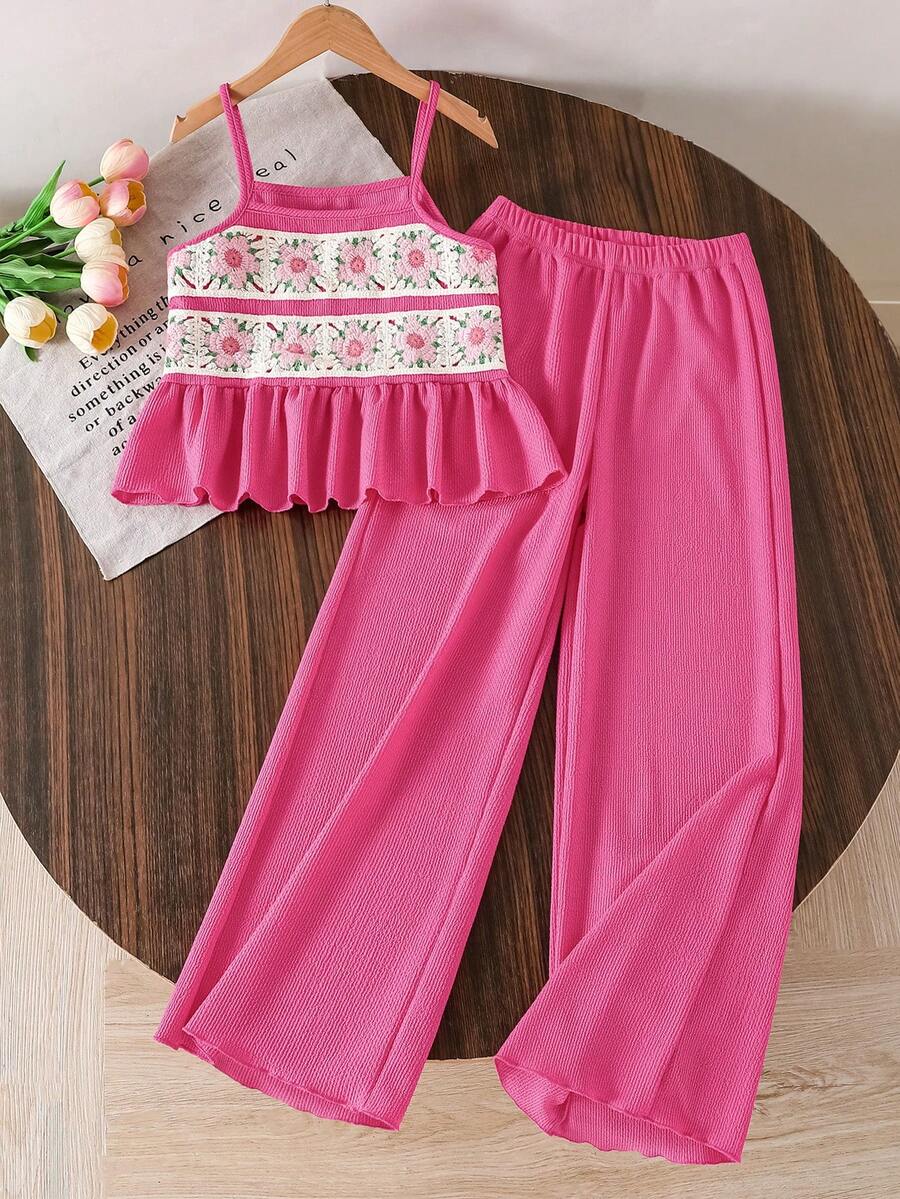 SHEIN Vintaside Kids 女童休闲时尚度假吊带无袖露脐钩针草莓蕾丝边吊带背心搭配松紧腰宽松纹理面料阔腿裤套装 - 粉色 - 查看 1