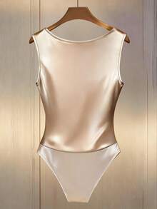 Franclia Áo liền thân bằng satin ôm sát gợi cảm, thanh lịch với khóa kim loại trang trí, cổ xếp ly và eo thon, trang phục du lịch thường ngày sang trọng dành cho nữ, quần áo lụa, áo thiết kế cao cấp, trang phục màu sâm panh cho quý cô, váy dự tiệc cưới cho cô dâu, áo satin nữ, áo satin xếp ly, áo satin không tay, áo liền thân satin màu sâm panh. - Màu be - Xem 2