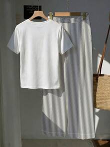 SHEIN EZwear 两件套：刺绣圆领短袖上衣和条纹印花长裤，休闲款 - 深灰色 - 查看 2