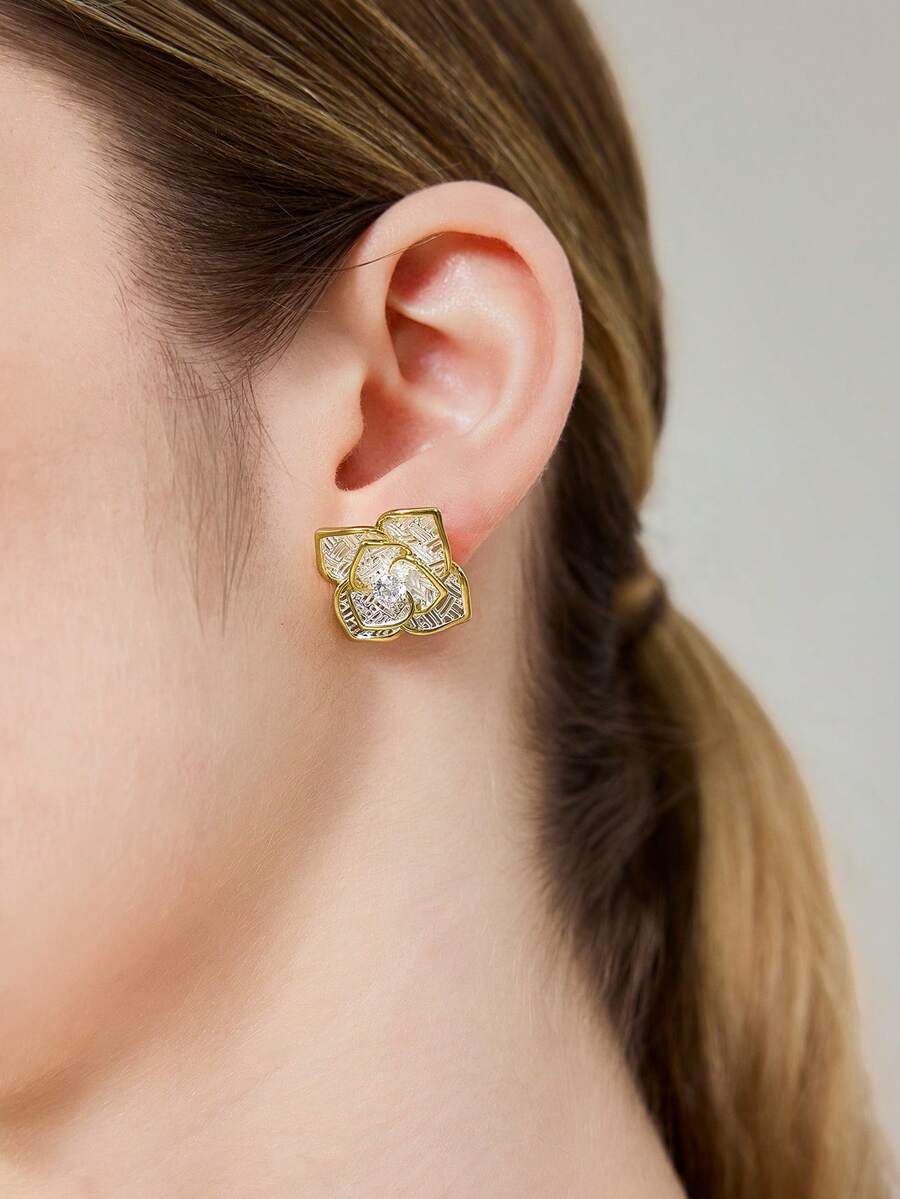 MOTF Anting-anting Temperamen Zirkonium Bertatahkan Bunga Berongga Dua Warna Berlapis Emas 18K - MultiWarna - View 1