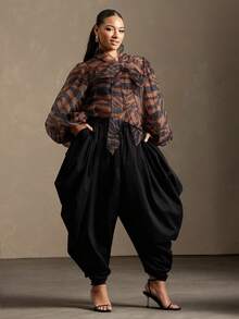 Vixey Pleated Plus Size Pleated Structure Elastic Waistband Harem Joggers - Black - View 1
