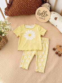 SHEIN Two Pieces Set Of Newborn Baby Girl Daisy Print T-Shirts And Shorts, Perfect For Summer. - Mustard Yellow - View 3