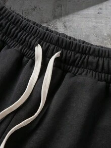 ROMWE MEN Men's Loose Dark Figure Print Shorts - Black - View 2