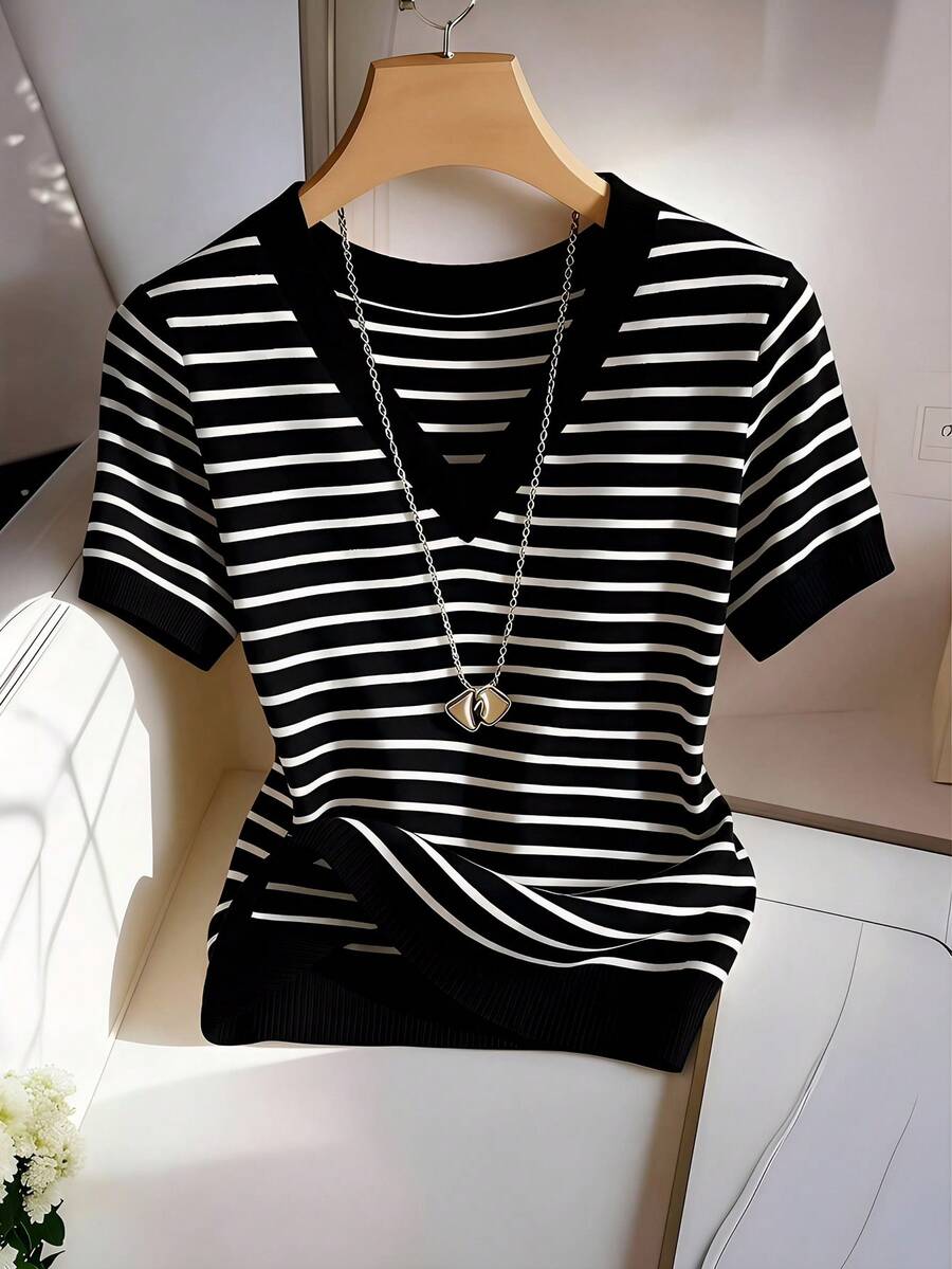 Franclia New Striped V-Neck Short Sleeve T-Shirt For Women - Black and White - View 1