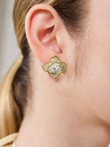 MOTF Anting-anting Temperamen Zirkonium Bertatahkan Bunga Berongga Dua Warna Berlapis Emas 18K - MultiWarna - View 5