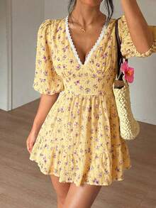 Sunnyshic Gaun Lengan Panjang Berlipit dengan Motif Bunga, Kerah V, Hiasan Ruffle di Pinggang, dan Hem Berlipit, Gaya Liburan yang Manis & Romantis, Musim Semi/Panas - Kuning - View 6