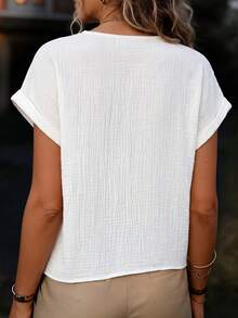 SHEIN Women's 100% Cotton V-Neck Pullover Casual Resort Casual Dress Shirt For Ladies, White Shirt, Summer Ladies Shirt, Fashionable Casual Resort Ladies Shirt, Outerwear, Ladies' Top, White Top,Middle-Aged & Elderly Women's Solid Color V-Neck Casual Versatile Daily Wear Short Sleeve Blouse - White - View 3