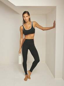 Aralina Bộ đồ thể thao thường ngày gồm quần legging thể thao cổ vuông, viền tương phản, ôm sát cơ thể, cạp cao và các chi tiết phối bên. - màu đen - Xem 8