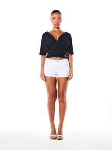 BABYPHAT Áo croptop tay ngắn cổ chữ V màu đen, kiểu dáng nhún bèo, có dây buộc, thích hợp cho thời trang hè thường ngày. - màu đen - Xem 5