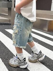 SHEIN 男婴夏季休闲做旧破洞磨边蓝色纽扣口袋修身牛仔短裤，婴儿春夏服装春假穿搭日常穿着 - 淺色水洗藍 - 查看 4