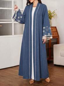 Al Najma Áo Abaya dáng rộng, thoải mái, thêu họa tiết và có tua rua ở cổ tay dành cho nữ, thích hợp mặc hàng ngày. - Màu xanh lam - Xem 3