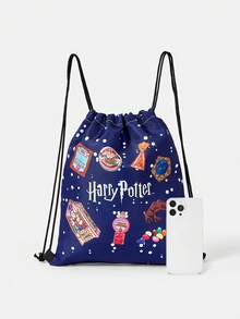 HARRY POTTER X SHEIN 一款印有神奇零食图案的抽绳背包，用途广泛，容量大，超轻便，经久耐用，实用百搭，美观大方，风格多样，包括简约休闲风、仿品风、中性风、运动风、可爱风、卡通风等等。这款背包便携透气，可折叠，防尘收纳，适合假日户外工作、办公送礼、通勤、旅行、度假等各种场合，是年轻女性和上班族的理想之选。 - 零食 - 查看 4