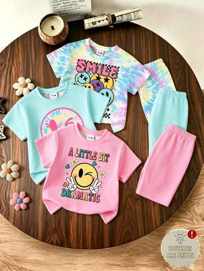 Bộ 3 món đồ mặc nhà mùa hè cho bé gái, họa tiết mặt cười ngọt ngào, chữ cái và hình in Dopamine, màu nhuộm tie-dye, phong cách thường ngày.