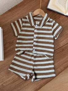 SHEIN Vintaside Kids 男女通用新生儿至1岁宝宝套装，杏色短袖衬衫和短裤套装，纹理面料，适合夏季外出穿着 - 棕色 - 查看 5