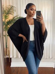 SHEIN Lady CURVE Áo khoác thường ngày tay cánh dơi viền bất đối xứng màu trơn cỡ lớn cho kỳ nghỉ, mùa xuân/hè - màu đen - Xem 5