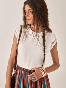 SHEIN Women's Casual Vacation Style White Shirt With Small Round Neck And Hollow Lace Trim, Women's Casual Vacation Style Shirt, Women's White Shirt, Women's Hollow Lace Shirt, Women's Daily Casual Outing Outfit - White - View 4