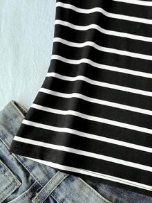SHEIN Camiseta de niña preadolescente con botones, media cartera y contraste de color a rayas - Blanco y Negro - Ver 4
