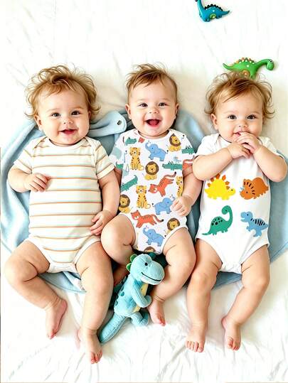 Bộ 3 món áo liền quần cho bé trai họa tiết khủng long và động vật sọc dễ thương, năng động, thích hợp cho các chuyến đi chơi mùa hè.