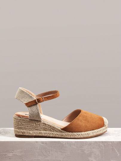 Styleloop Women's Thick-Soled Hemp Rope Fashion Vacation Round Head Buckle Sandals, Vacation Atmosphere, Summer Wear, A Must For Travel