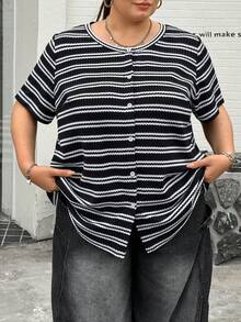 SHEIN CURVE+ 大码女式夏季休闲简约条纹T恤，户外上衣，休闲上衣 - 黑與白 - 查看 8