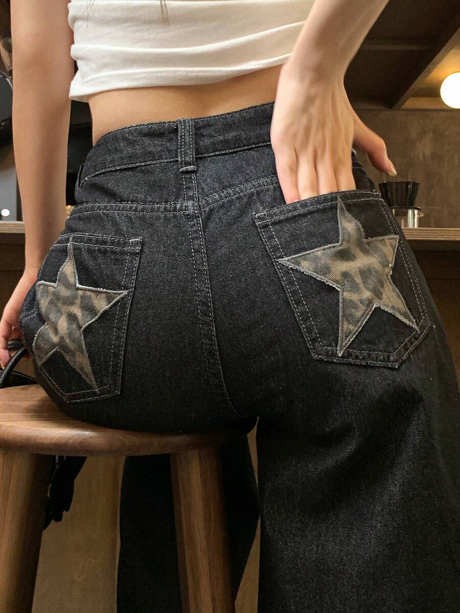 Dazy-Less Quần jeans nữ dáng rộng thoải mái với túi đính hình ngôi sao. - màu đen - Xem 1