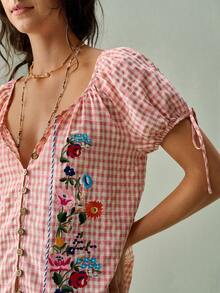 SoleilVie 女士格子刺绣蓝色吊坠流苏木质纽扣短袖衬衫 - 粉色 - 查看 5