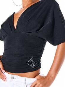 BABYPHAT Áo croptop tay ngắn cổ chữ V màu đen, kiểu dáng nhún bèo, có dây buộc, thích hợp cho thời trang hè thường ngày. - màu đen - Xem 6