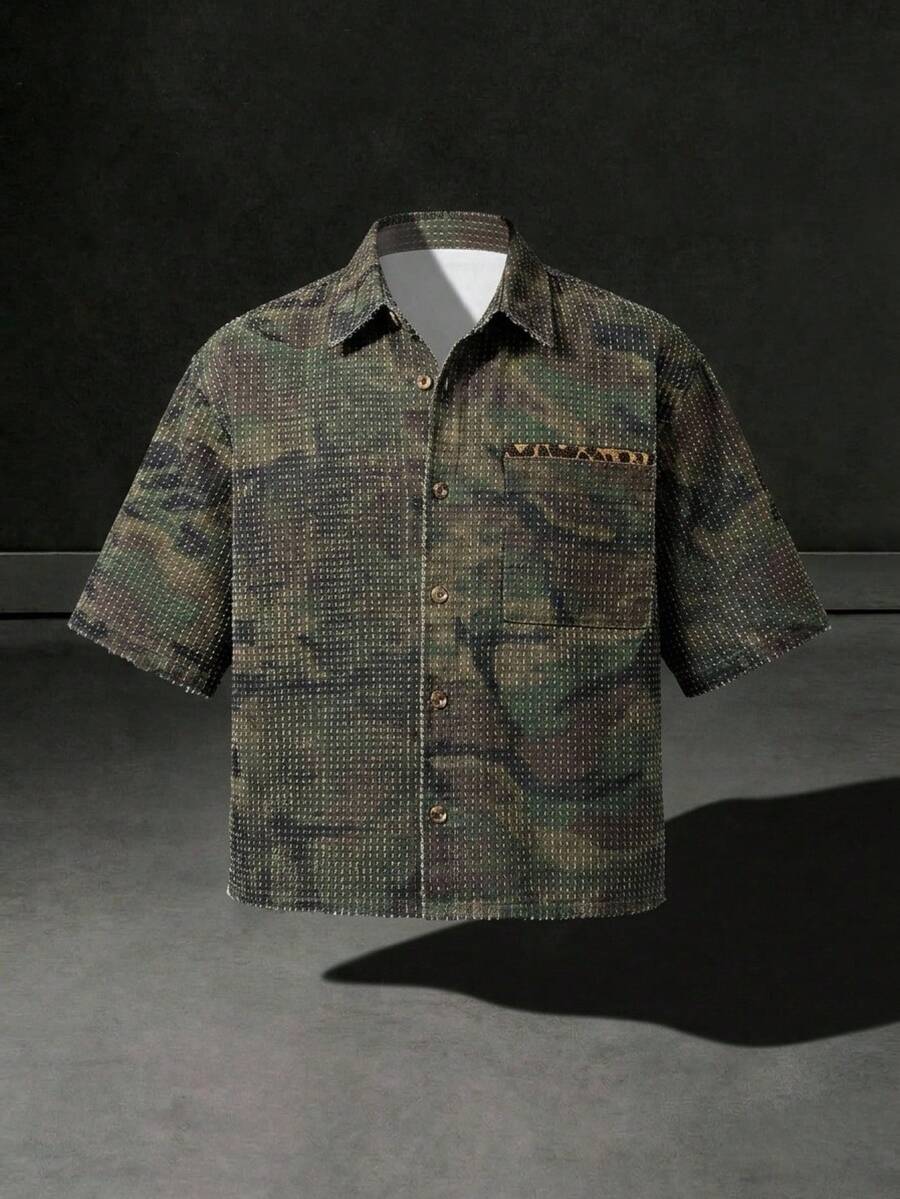 Manfinity Denimwave 男士休闲宽松钩针迷彩牛仔短袖衬衫，街头时尚 - 軍綠色 - 查看 1