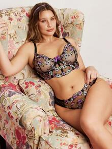 Elorette 2pcs Plus Size Women Contrast Color Embroidered Sexy Lingerie Set - Black - View 5