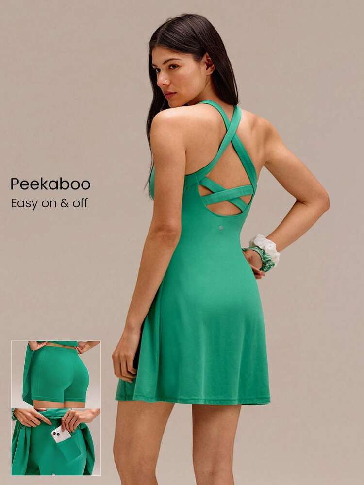 Sukienka mini FeatherFit™-Air Peekaboo z wbudowanymi spodenkami, dekoltem w szpic, antypoślizgowym wzorem krzyżowym, lekkim wsparciem, niskim wpływem na środowisko, szybkoschnąca, odprowadzająca wilgoć, wiosna-lato