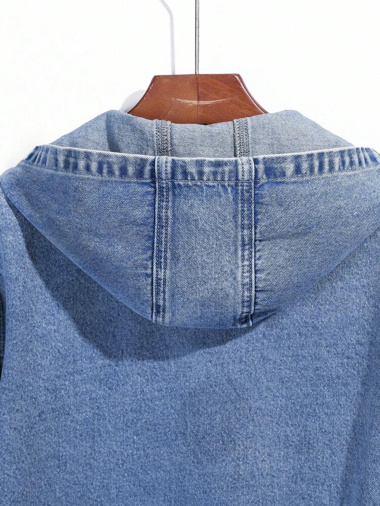 Vacaura Áo khoác denim có mũ kiểu Mỹ màu xanh nhạt cổ điển dành cho nam thiếu niên, phong cách đường phố năng động, chất liệu mềm mại và thoải mái, phù hợp cho mặc ngoài trời. - Rửa trung bình - Xem 4