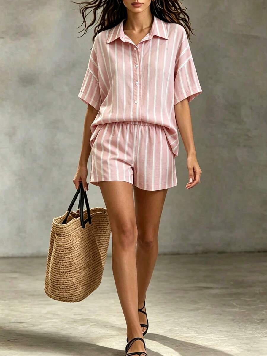 SHEIN Franclia Conjunto casual de uso diario de top de una sola hilera de botones y shorts a rayas para mujer - Rosa - Ver 1