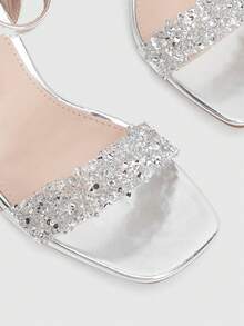 Glitzique Nuevas llegadas Primavera/Verano 2024 Sandalias de mujer con tacón grueso, decoración de cristales y tira en el tobillo, con tacón de cristal, perfectas para la playa, fiestas, bodas, uso interior y exterior en San Valentín - Plateado - Ver 5