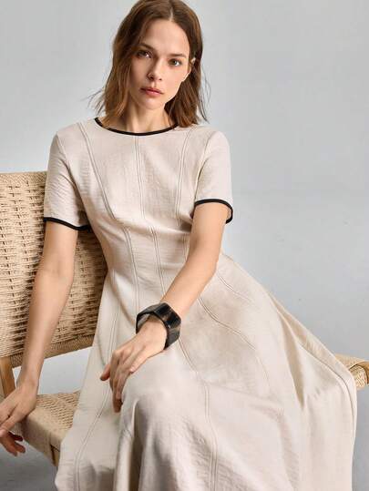Ontre 2026 Summer New Beige & Black Trim Waist Flared Hem Short Sleeve Dress, Urban Commute Chic, Large Capacity Versatile Bag, Suitable For Vacation, Music Festival, Spring/Summer Casual Wear
