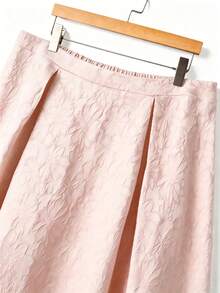 GlowEve CURVE Falda A-Line minimalista con jacquard floral para mujer talla grande, elegante atuendo casual para la oficina, el viaje y las vacaciones - Rosa - Ver 5