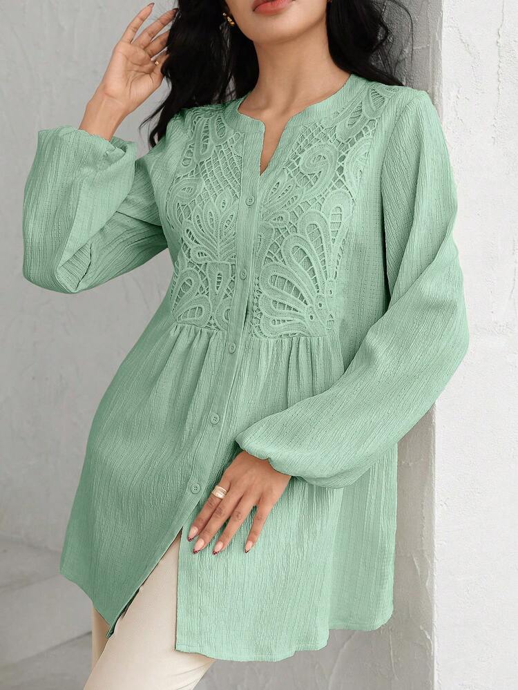 Graceveil Áo sơ mi dài tay cổ bẻ, màu trơn, phối ren, có họa tiết. - màu xanh lá - Xem 1