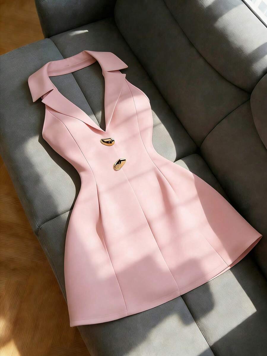 Franclia 女士优雅吊带连衣裙，西装领设计，性感金属装饰，收腰剪裁，半身裙摆 [简约白色吊带西装连衣裙] - 面料挺括，抗皱，质感上乘；吊带领设计露出肩颈线条，小V领设计恰到好处，性感而不失优雅。 - 粉色 - 查看 1