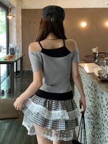 DAZY 女士休闲拼接字母和吉他印花上衣，百搭 - 灰色 - 查看 5