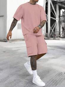 Manfinity Homme Bộ đồ nam cỡ lớn gồm áo thun ngắn tay cổ tròn màu trơn và quần short, thích hợp mặc hàng ngày. - Bụi hồng - Xem 1