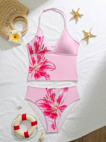 SHEIN 2件套少女粉色碎花花瓣滚边弹力速干舒适针织泳衣套装，适合海滩、泳池、海边、冲浪、度假、夏季旅行，亲肤速干：时尚少女海滩度假/沙滩泳池装扮。粉色碎花泳衣，少女连体泳衣，青少年泳装，少女夏季泳装。 - 粉色 - 查看 1