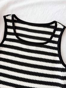 SHEIN Kids Tween Girls Striped Knit Texture Sleeveless Crop Top And Shorts 2-Piece Co-Ord Set, Casual Vintage Black And White Stripe, Summer Day Time - Black and White - View 3