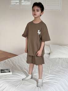 Dazy Kids 2pcs/Set Boys' Casual Round Neck Letter Print Loose Top + Straight Shorts Pajamas (Plus Size) - Brown - View 2