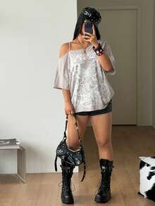 Coolane Áo thun nữ cỡ lớn mùa xuân/hè kiểu dáng Y2K Hip-Hop vintage streetwear dệt kim họa tiết số và ngôi sao, co giãn, thoải mái, cổ bất đối xứng, màu xanh navy, tay ngắn, kiểu dáng rộng rãi, thích hợp cho lễ hội âm nhạc, áo trễ vai. - Màu be - Xem 4