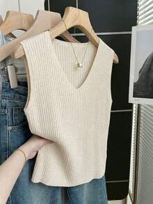 SHEIN 新款春夏休闲宽松奶油色韩版简约罗纹针织无袖叠穿背心，百搭V领优雅日常穿搭，休闲办公风，法式休闲风，简约魅力，现代女性通勤简约针织上衣 - 杏色 - 查看 8