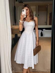 Lucivie Đầm midi nữ kiểu dáng giản dị nhưng thanh lịch với dây đeo mảnh, cổ tim xếp ly, màu trắng phong cách Cottagecore Y2K lãng mạn, thích hợp cho dã ngoại, hẹn hò mùa hè. - trắng - Xem 9